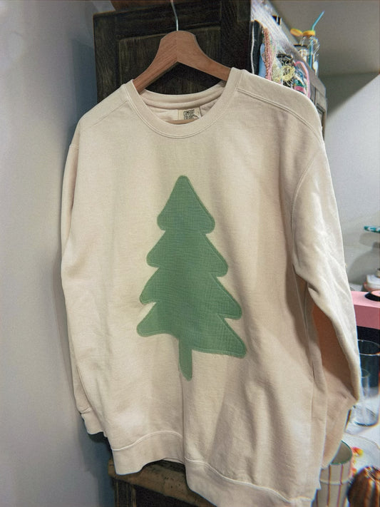 *NEW* Christmas Tree Crewneck 🎄