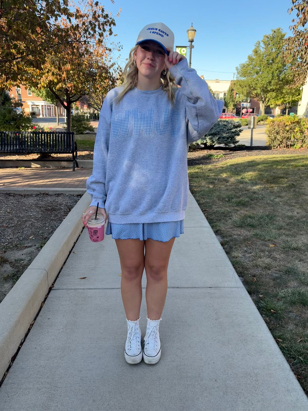WWJD Crewneck ✝️🌟